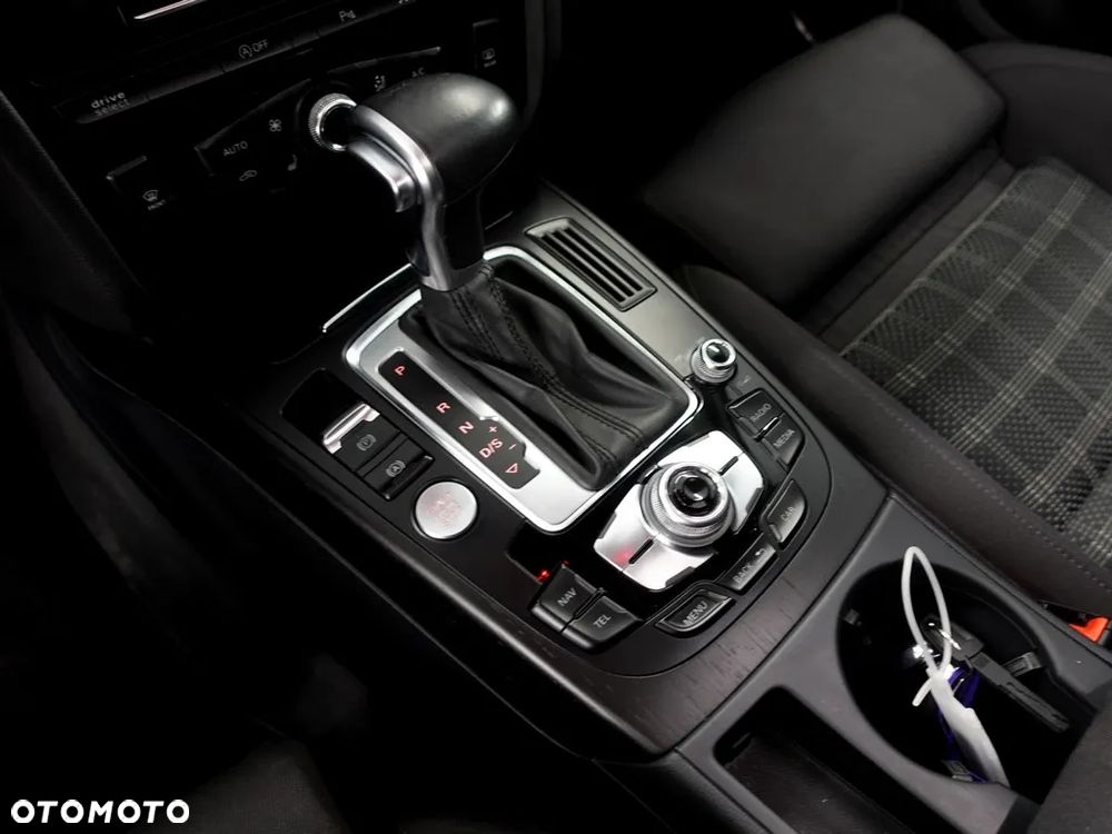 Audi A4 Avant 2.0 TDI Design S tronic - 19