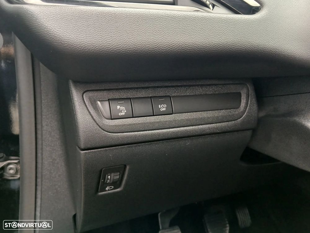 Peugeot 208 1.5 BlueHDi Signature - 27