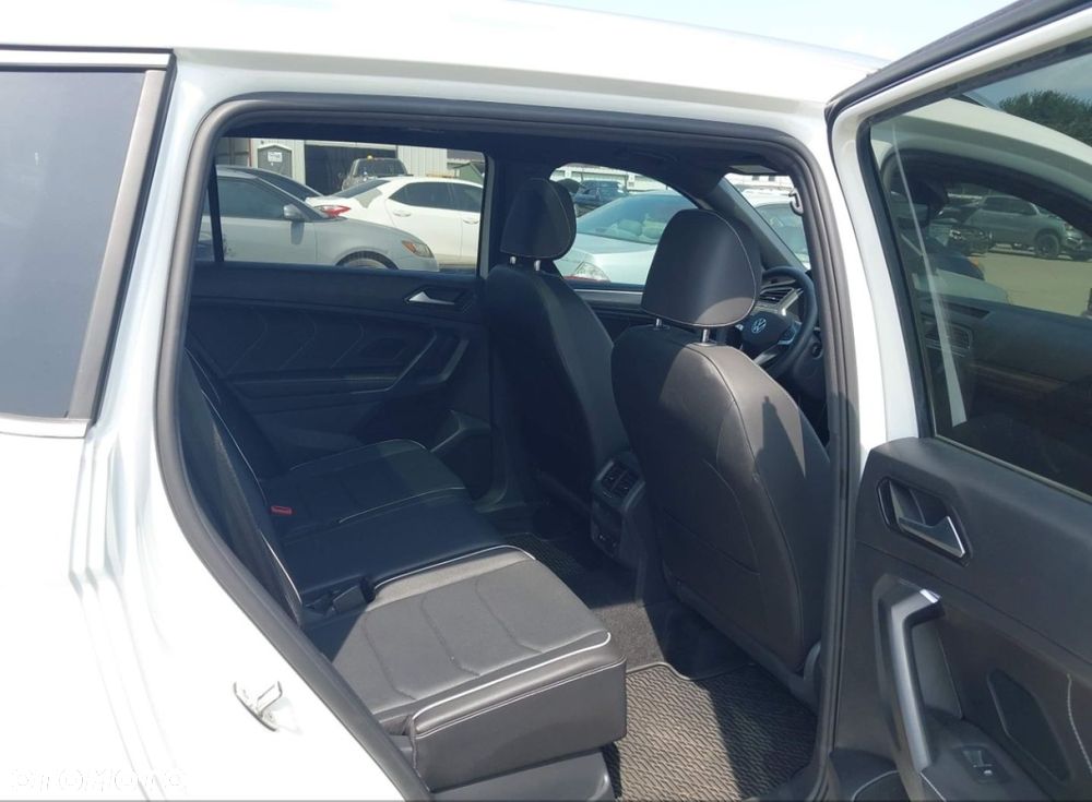 Volkswagen Tiguan - 11