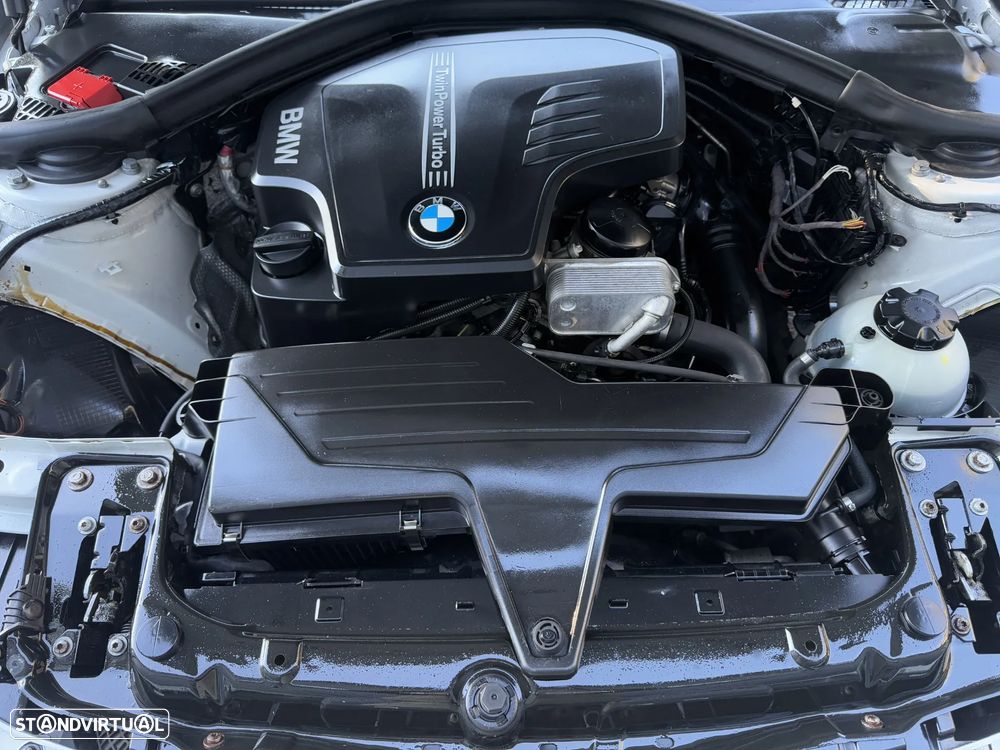 BMW 328 i Auto Pack M - 32