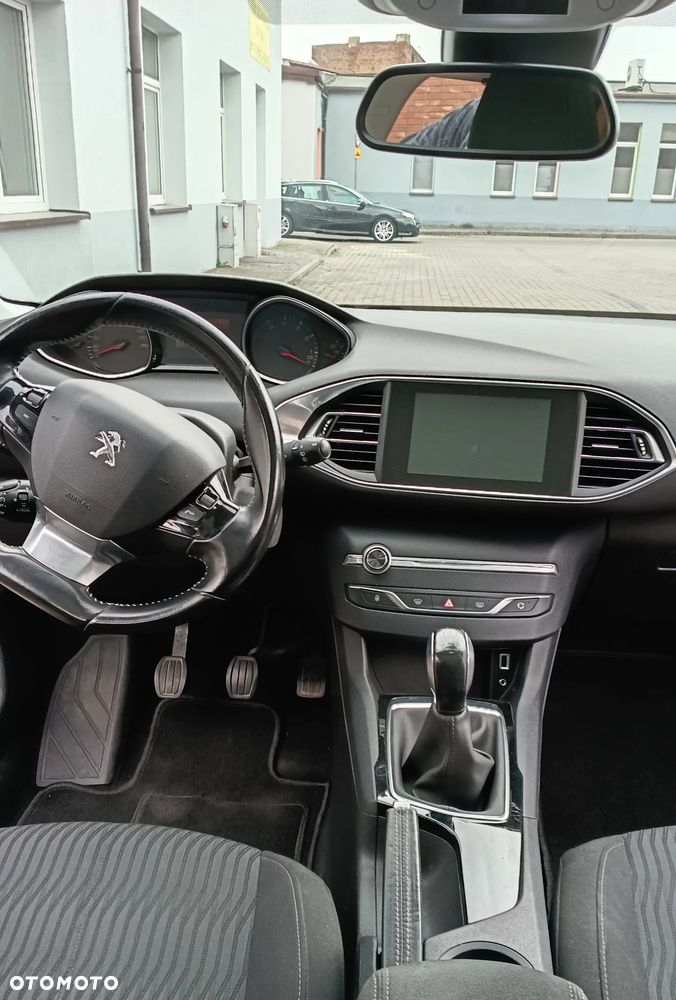 Peugeot 308 1.2 PureTech GPF Allure S&S - 10