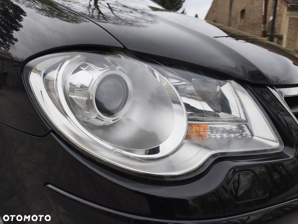 Volkswagen Touran - 15