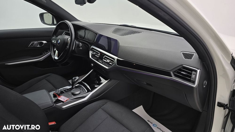 BMW Seria 3 320i AT - 20
