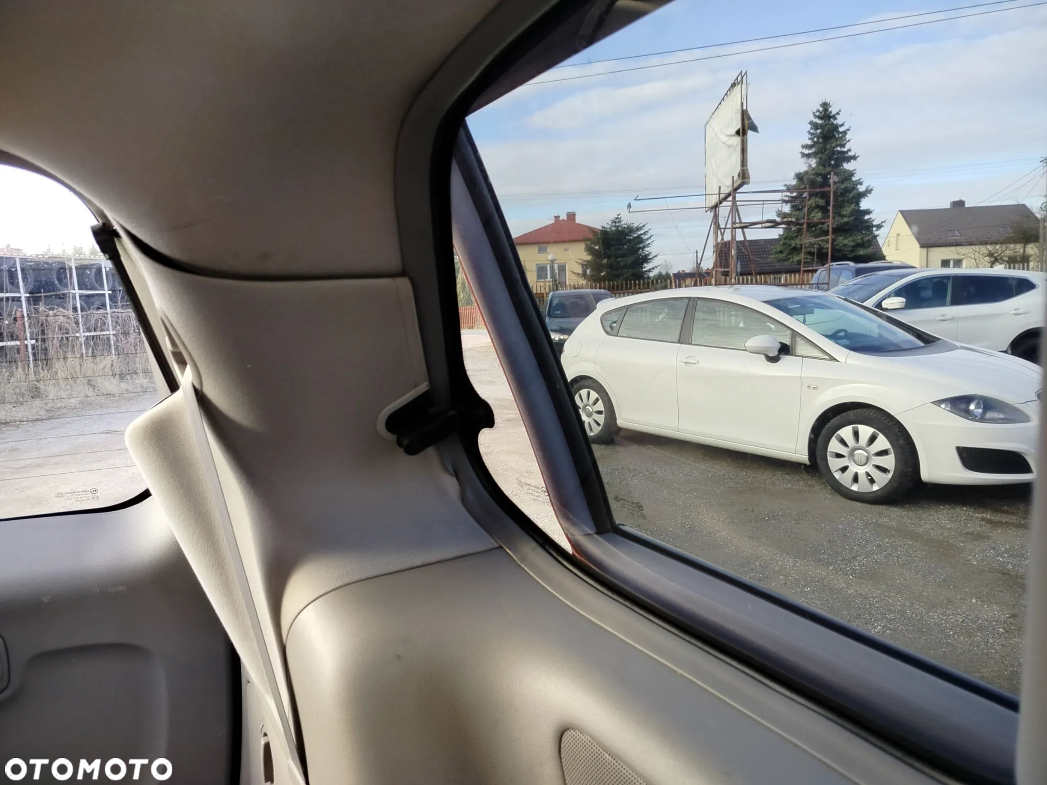 Kia Carnival - 36