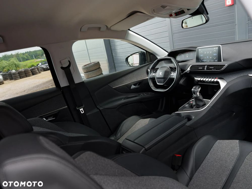 Peugeot 3008 1.5 BlueHDi Allure S&S - 19