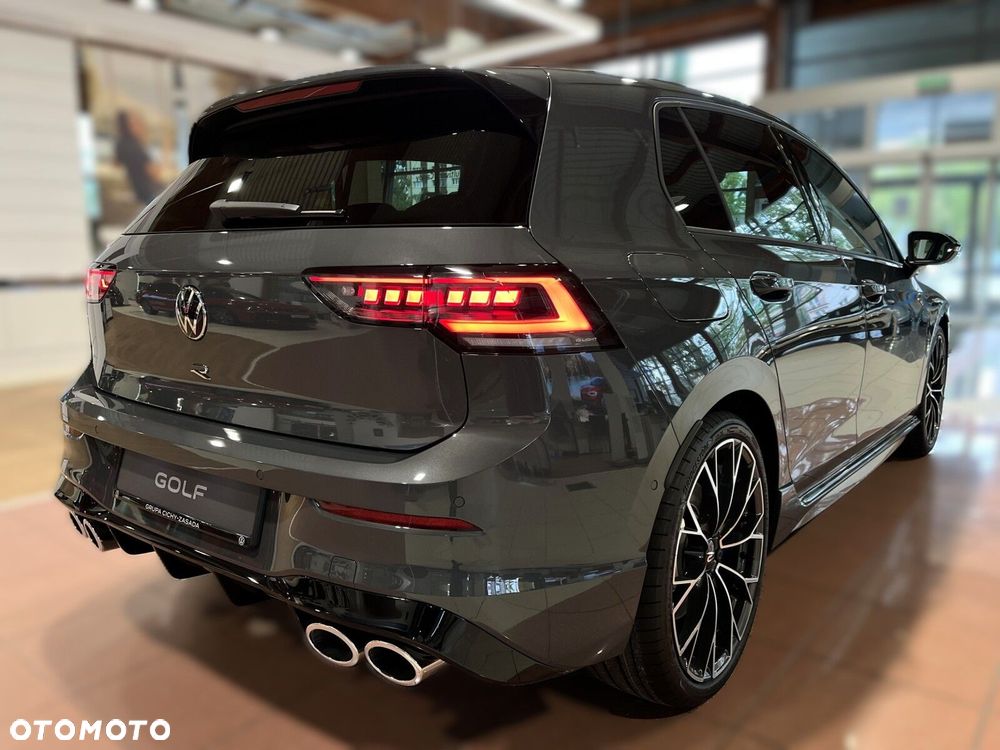 Volkswagen Golf - 32