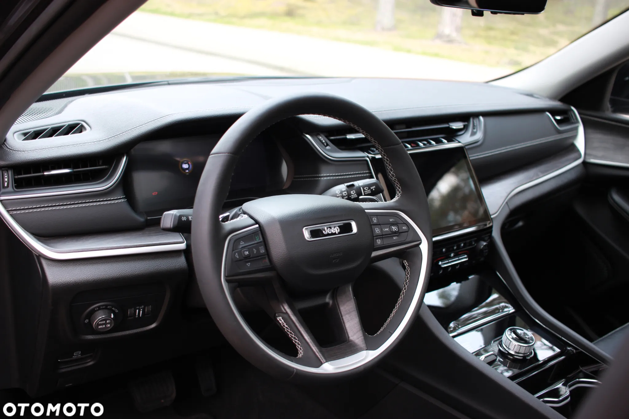 Jeep Grand Cherokee - 10
