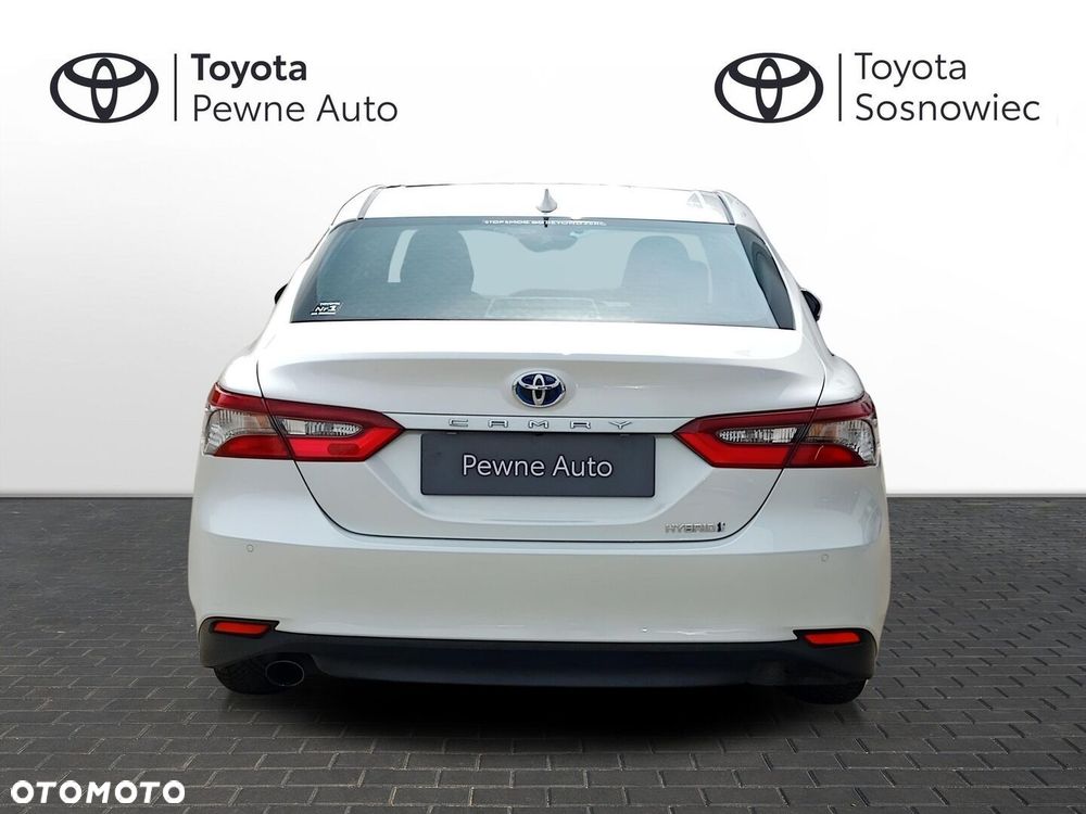 Toyota Camry - 5