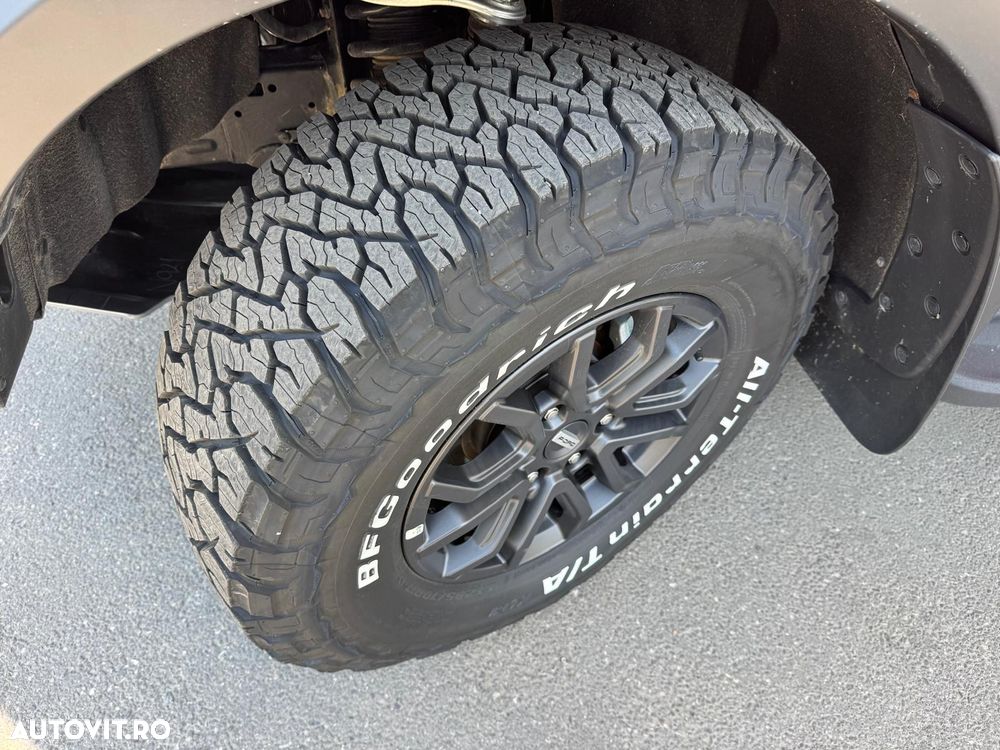Ford Raptor - 14