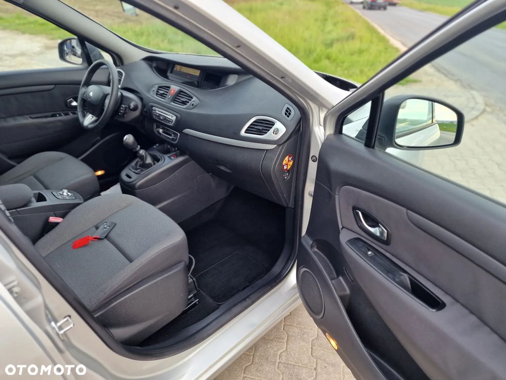 Renault Scenic 1.5dCi TomTom Edition - 26