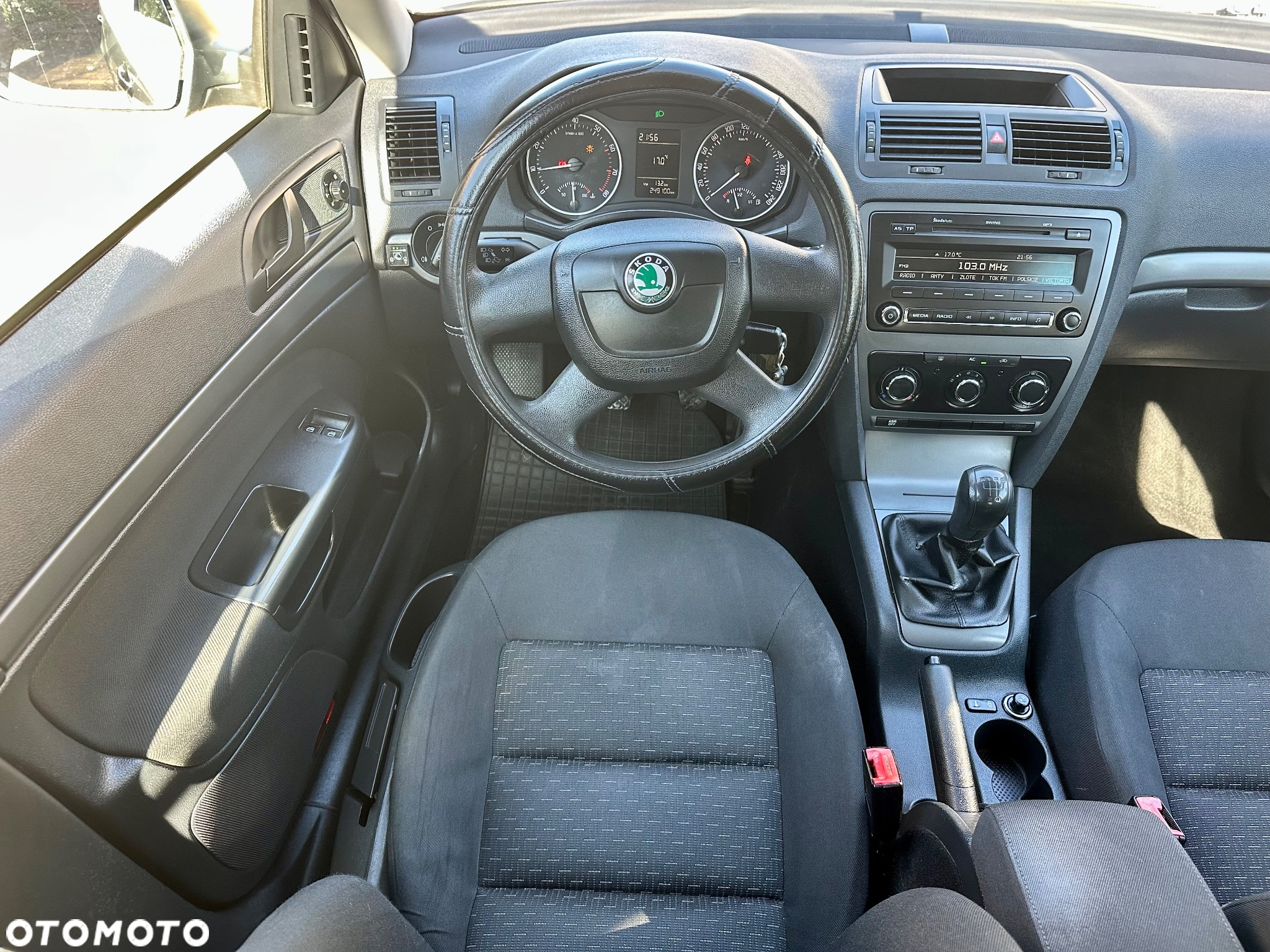 Skoda Octavia 1.6 Ambiente - 10