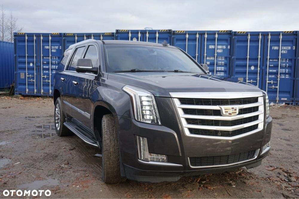 Cadillac Escalade - 2