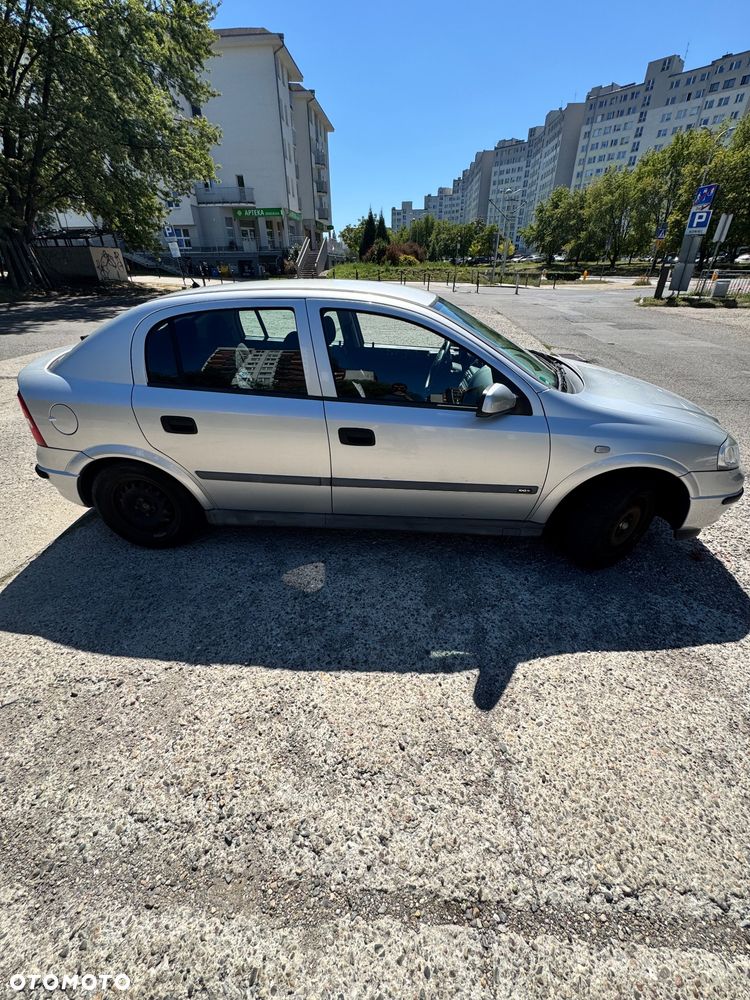 Opel Astra 1.6 Comfort / Cool - 2