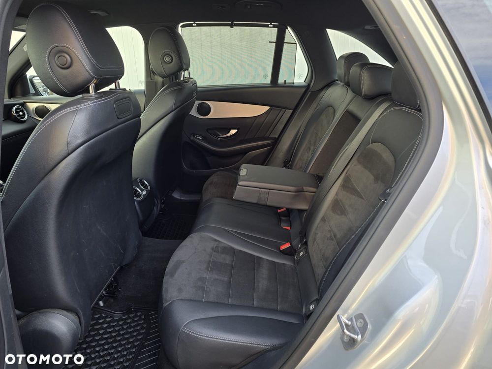 Mercedes-Benz GLC 300 e 4-Matic - 12