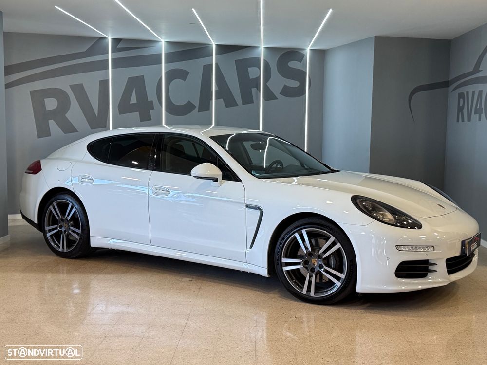 Porsche Panamera 3.0 V6 - 4