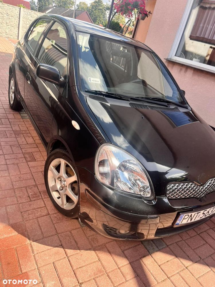 Toyota Yaris - 1