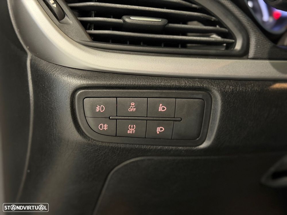 Fiat Tipo 1.3 M-Jet Comercial - 15