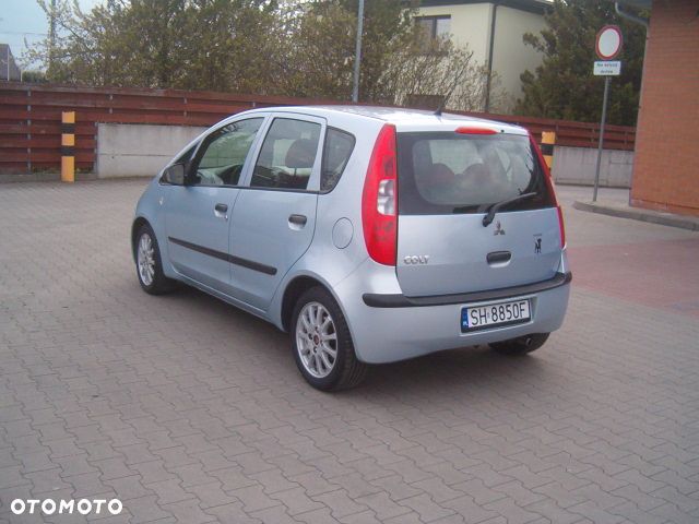 Mitsubishi Colt - 7