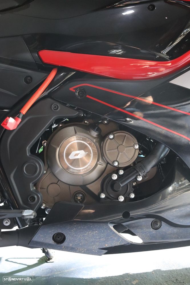 QJ Motor SRK 125R - 10