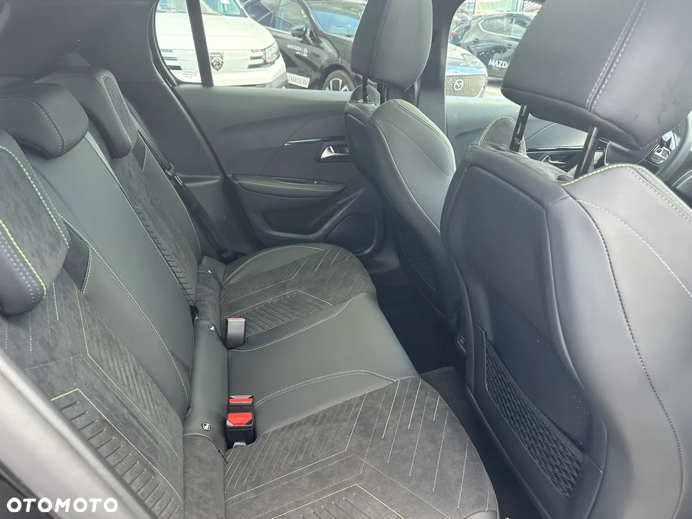 Peugeot 208 1.2 mHEV GT - 22