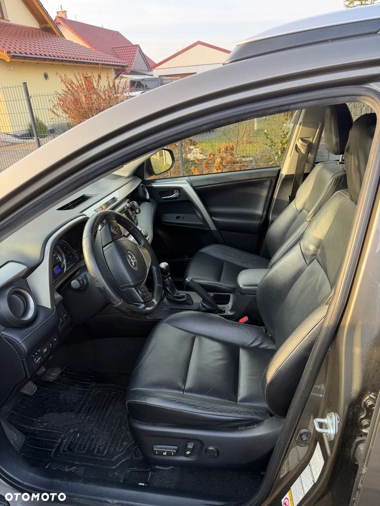 Toyota RAV4 2.2 D-4D Prestige - 14