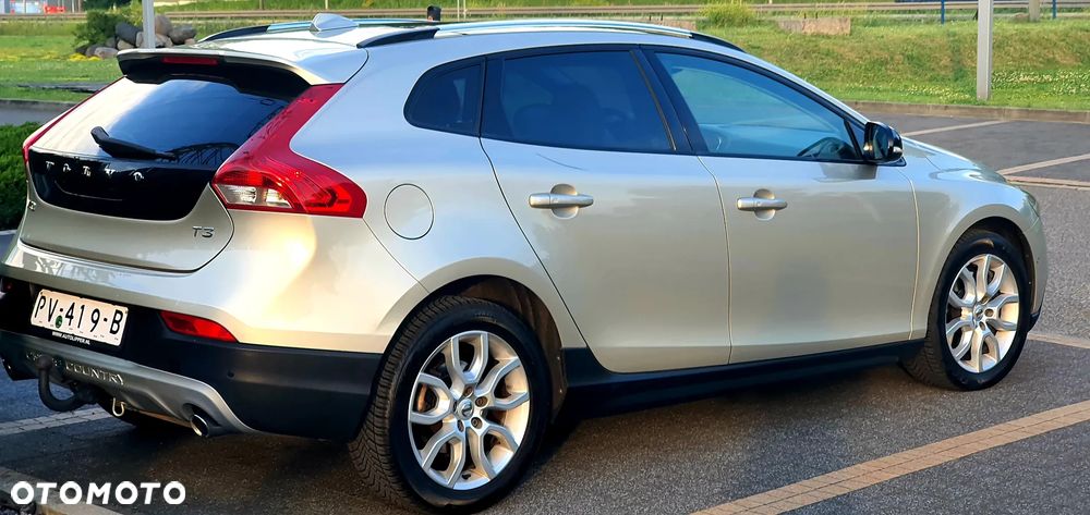 Volvo V40 T3 Geartronic Summum - 8