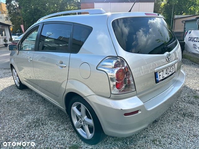Toyota Corolla Verso 2.2 D-CAT Executive - 7