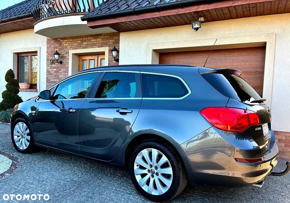 Opel Astra 1.4 Turbo 150 Jahre - 7