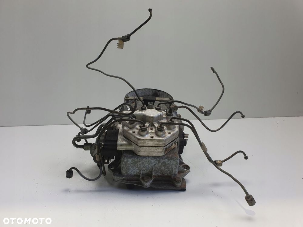 Mercedes W126 C126 5.6 V8 560 SEC ROZRZIELACZ PALIWA 0438101018 0438121037 - 4