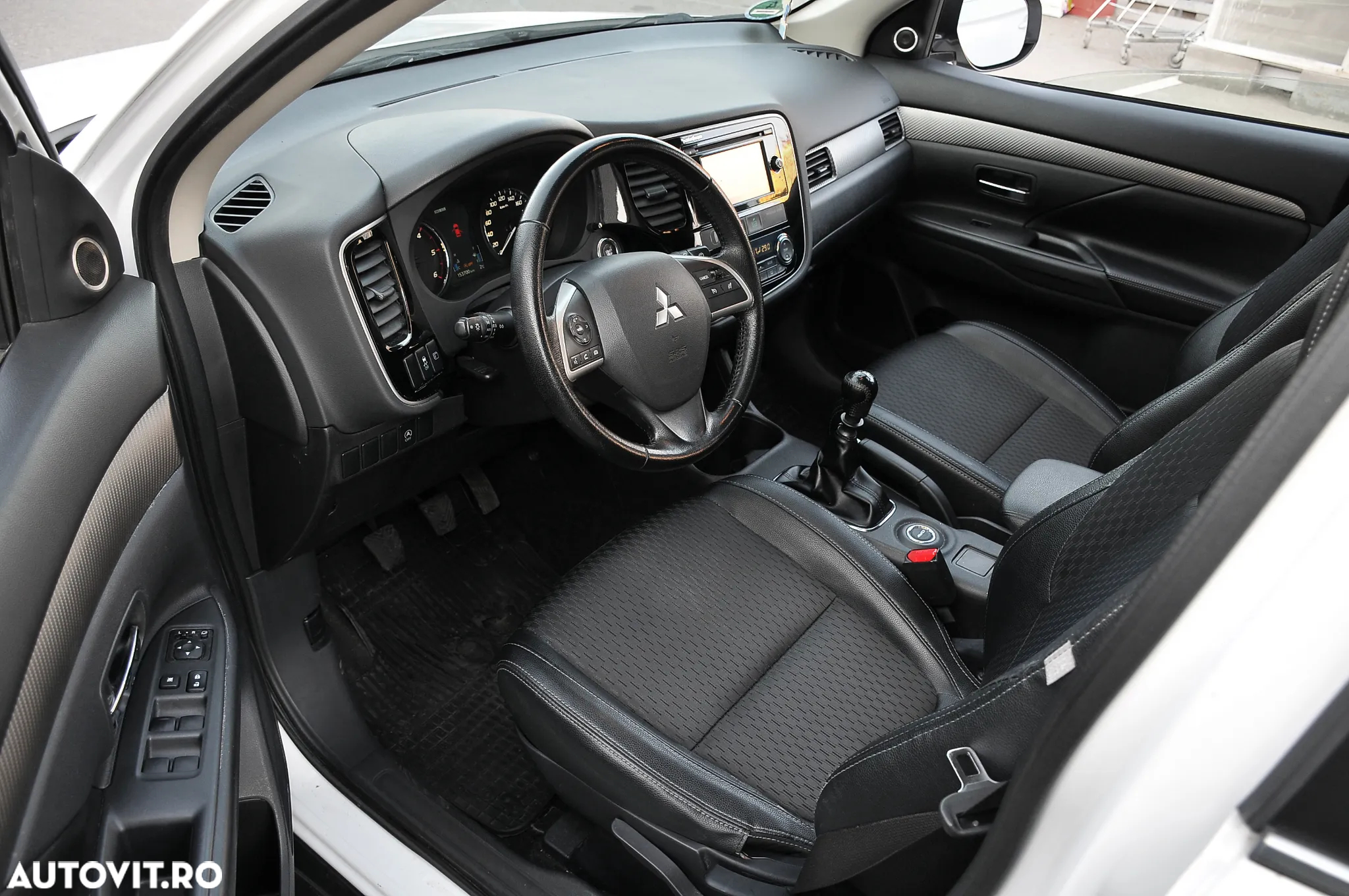 Mitsubishi Outlander 2.2 DI-D 4WD Intense - 13