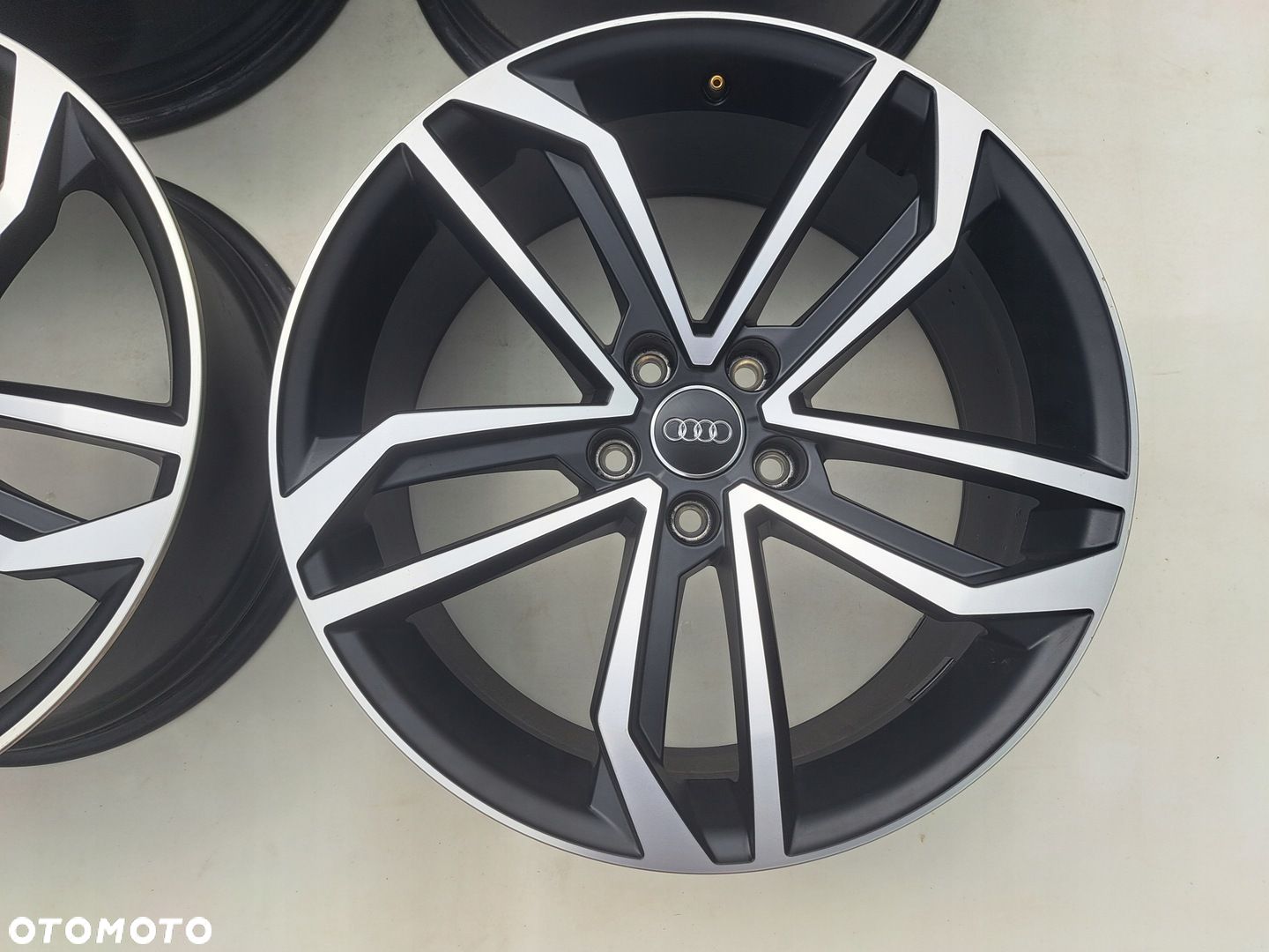 Oryg. Audi A4 8W 8W0 8W0071499 B9 19 S-Line A5 A6 S4 S5 z wersji demo - 1