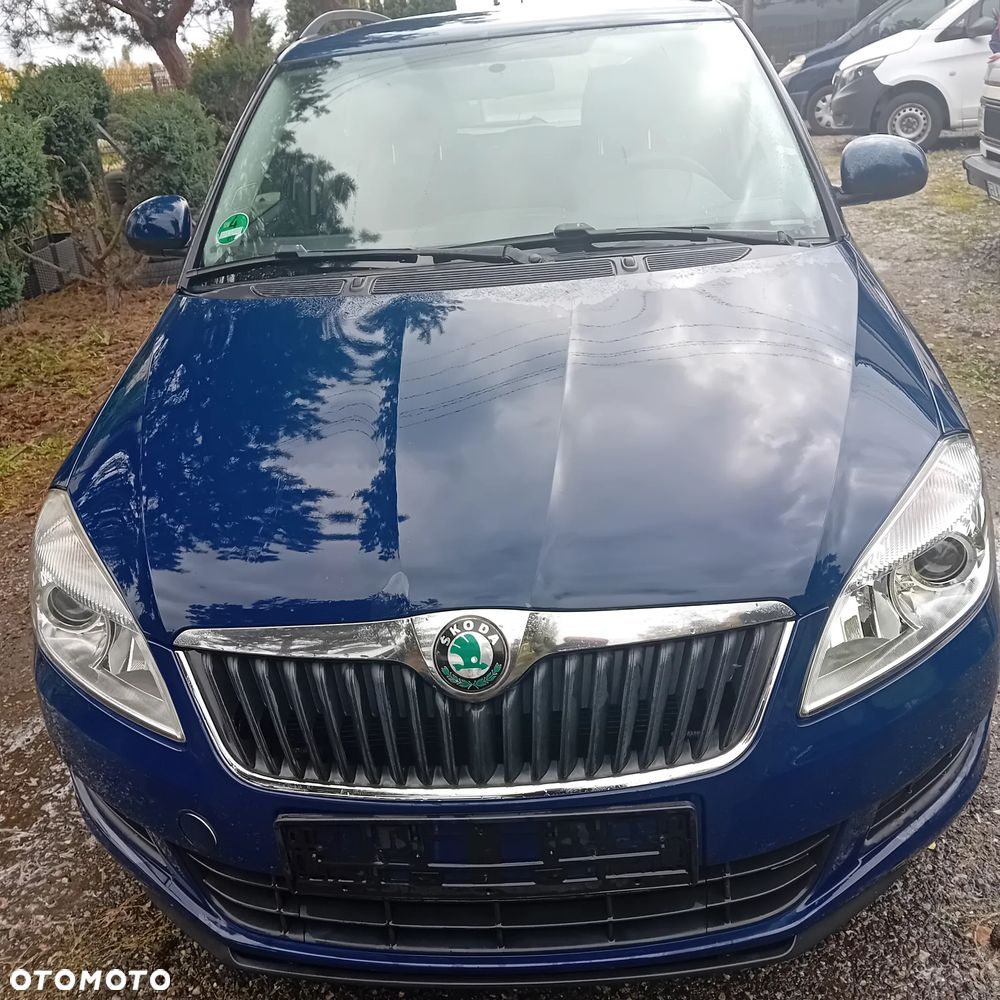 Skoda Fabia 2011 photo 3