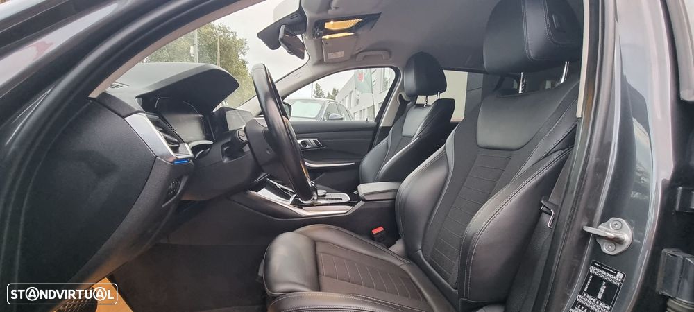 BMW 318 d Touring Line Sport Auto - 44