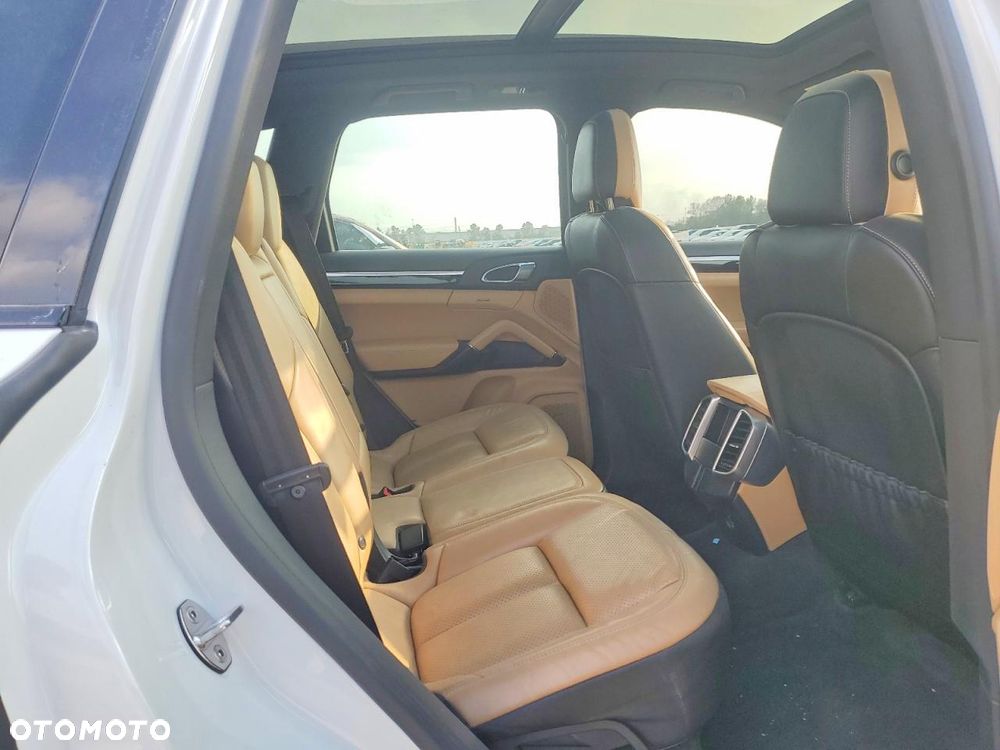 Porsche Cayenne S E-Hybrid Platinum Edition - 12