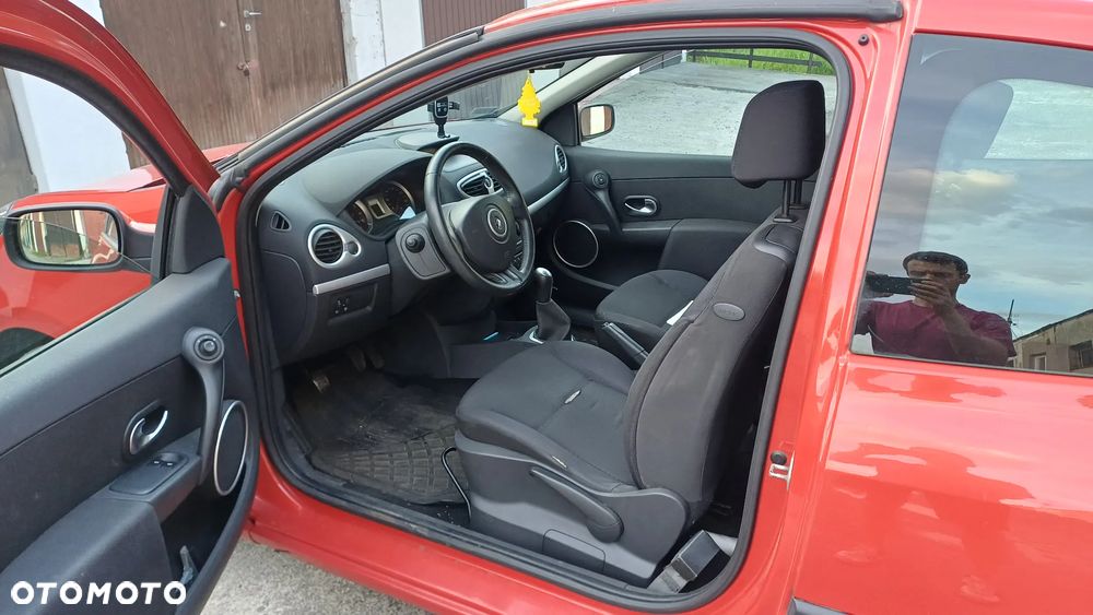 Renault Clio 1.2 16V Dynamique - 18