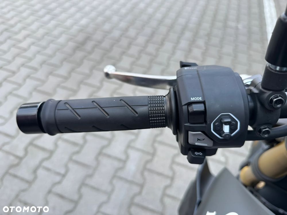 Honda Hornet - 7