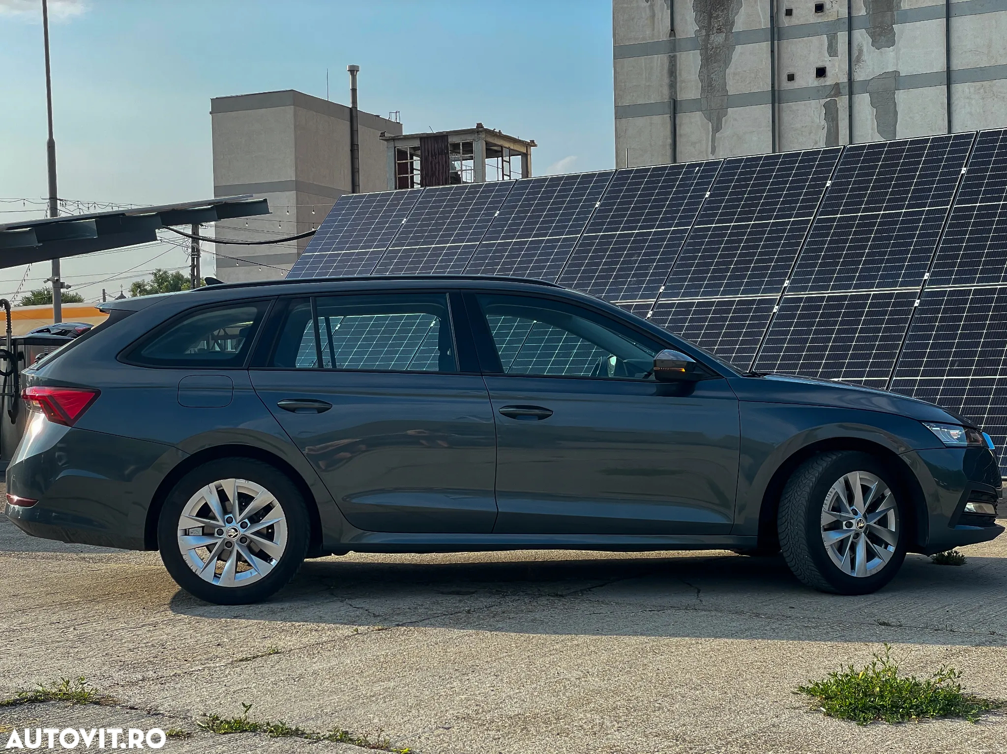 Skoda Octavia Combi 2.0 TDI Exclusive - 27