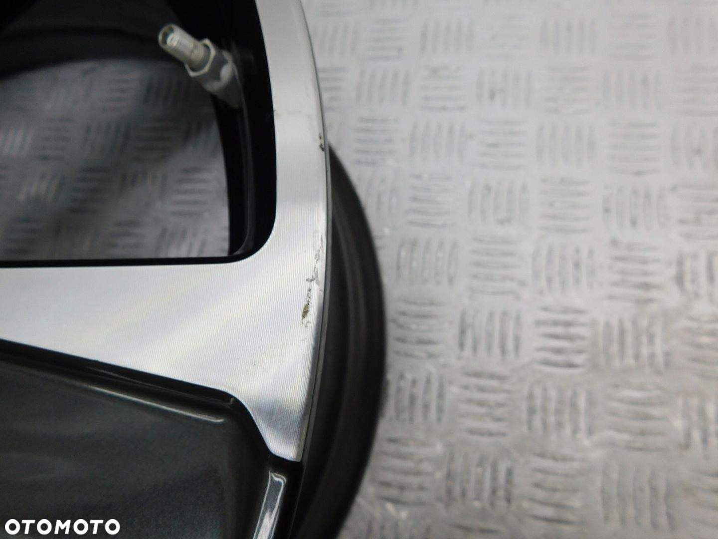 FELGI ALUMINIOWE 18x7 5x114,3 - TOYOTA / LEXUS UX NX ES - 12