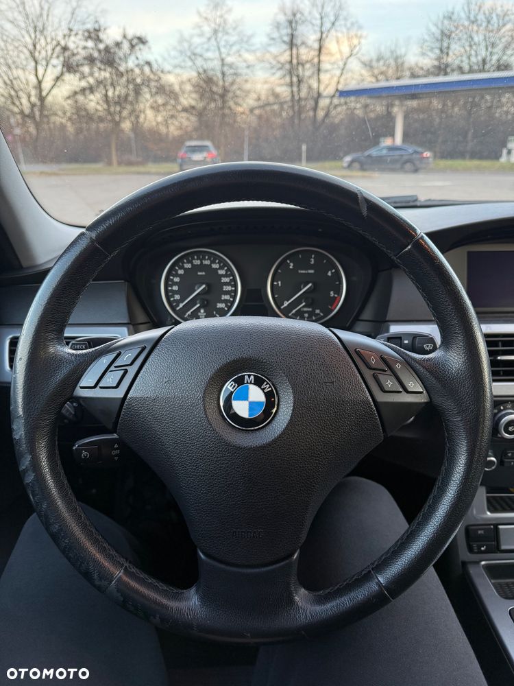 BMW Seria 5 520d - 14