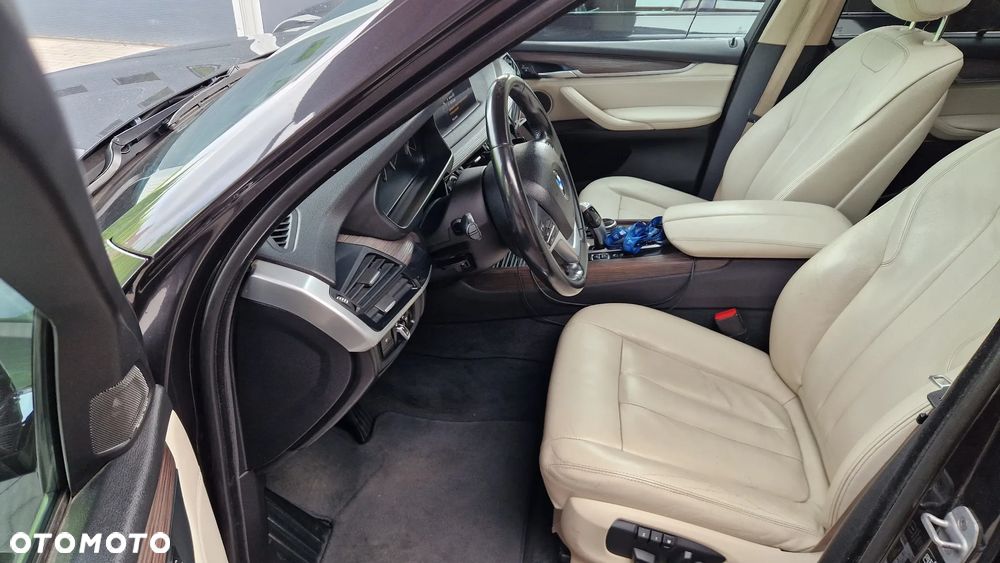 BMW X5 3.5i xDrive - 16
