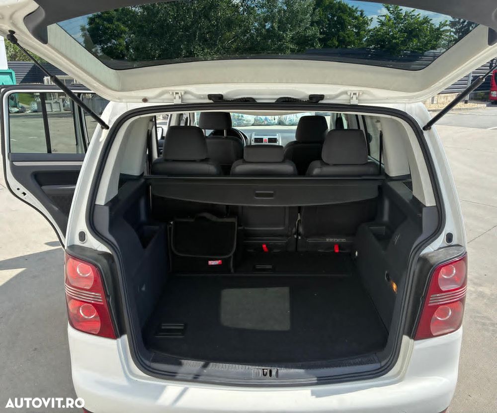 Volkswagen Touran 2.0 TDI DPF Highline DSG - 6