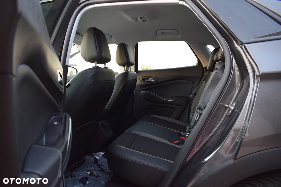 Opel Grandland X 1.2 Start/Stop Elegance - 8