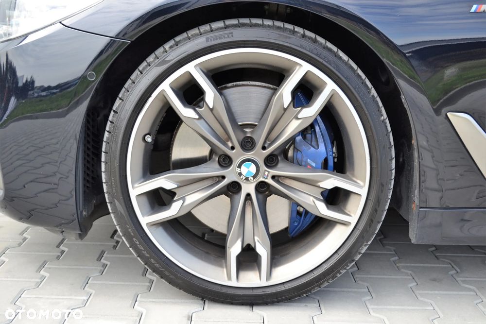 BMW Seria 5 M550i xDrive sport - 14