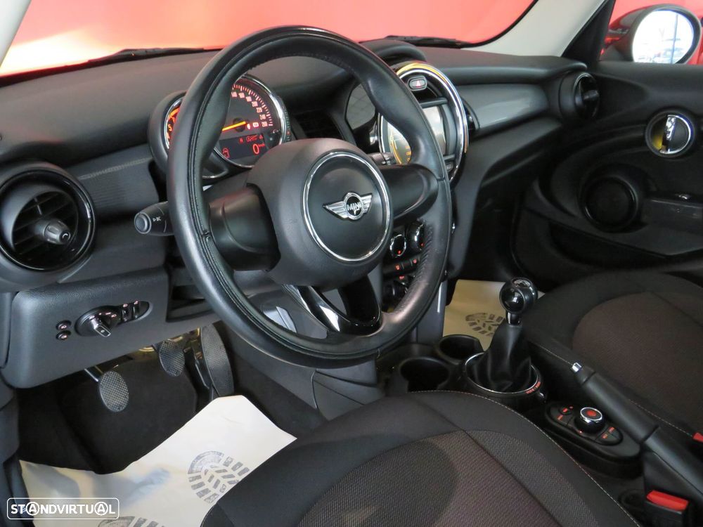MINI 5 Portas Cooper D - 18