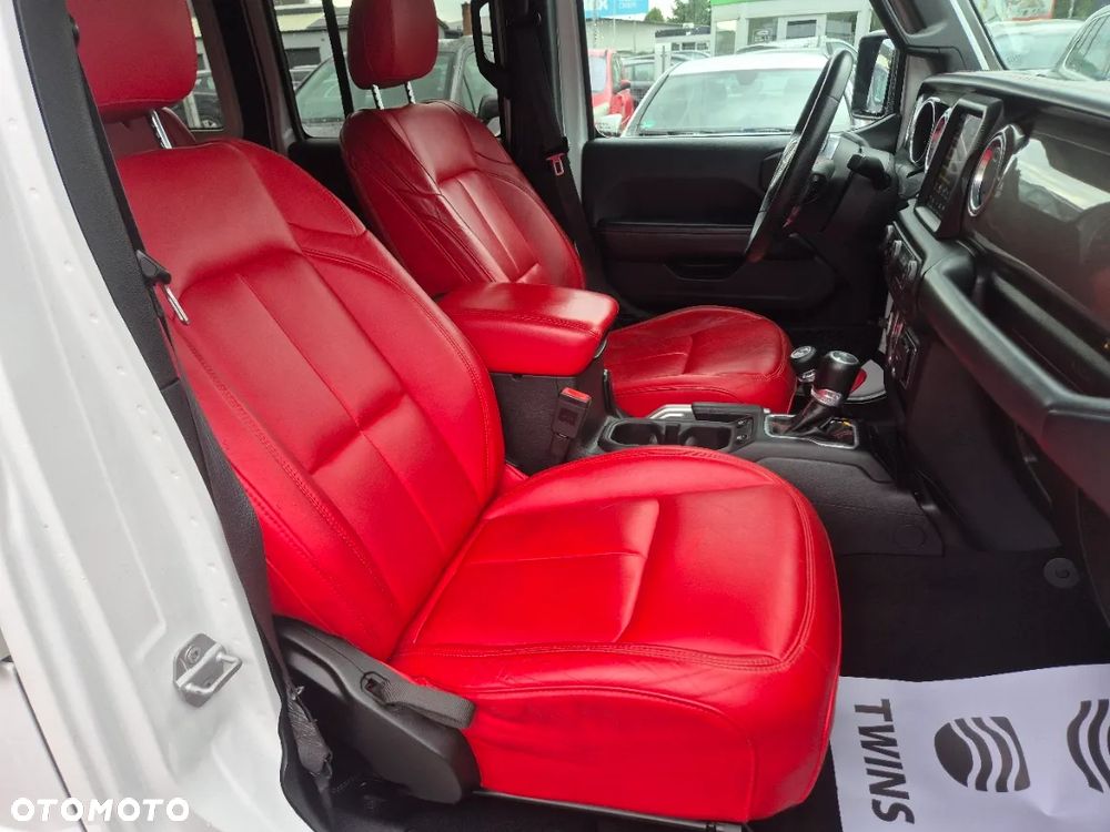 Jeep Wrangler Unlimited GME 2.0 Turbo Sahara - 24