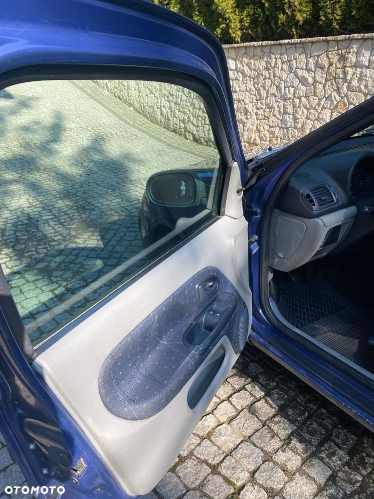 Renault Clio 1.2 16V Authentique - 13