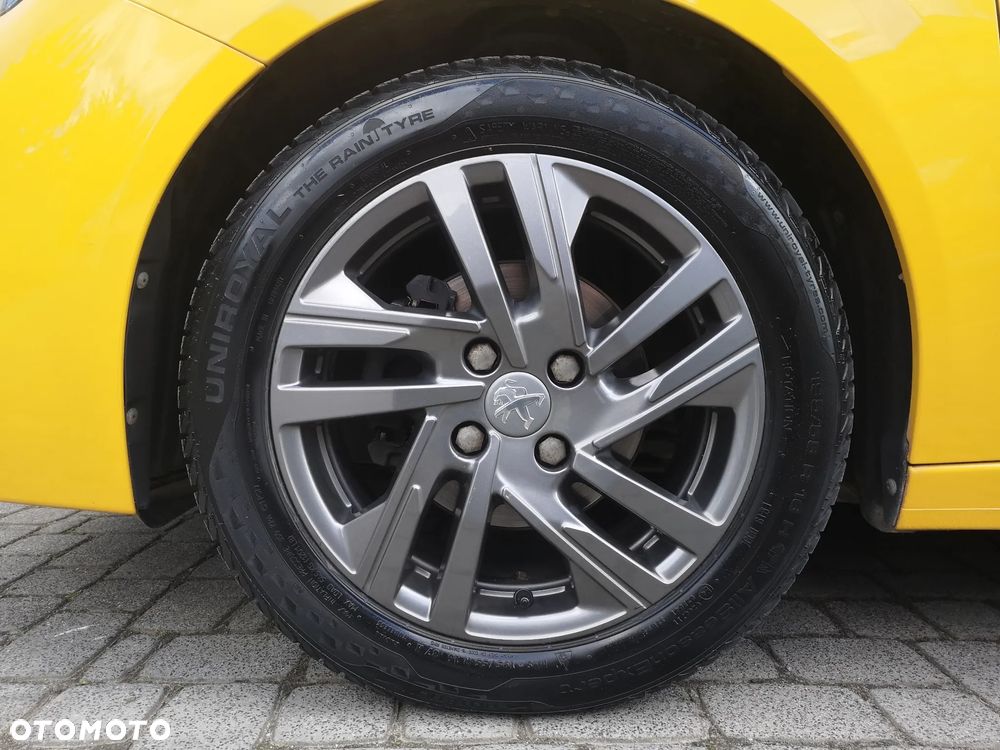 Peugeot 208 PureTech 75 Allure - 38