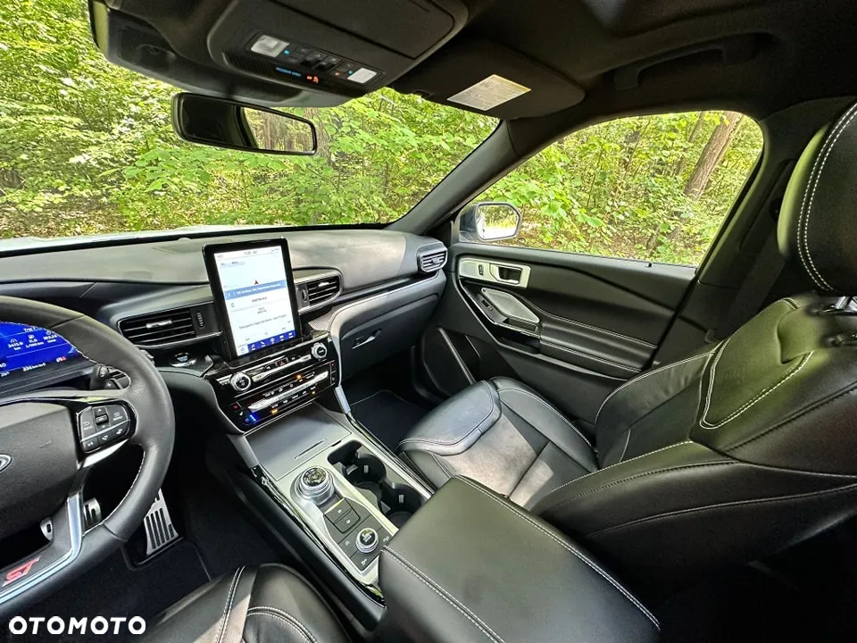 Ford Explorer EcoBoost Plug-in Hybrid ST-LINE - 24