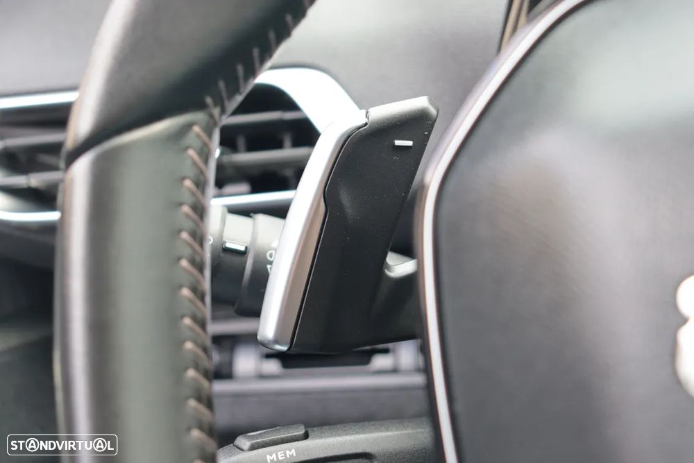 Peugeot 3008 PureTech 130 Stop & Start GPF EAT8 Active Business-Pack - 26