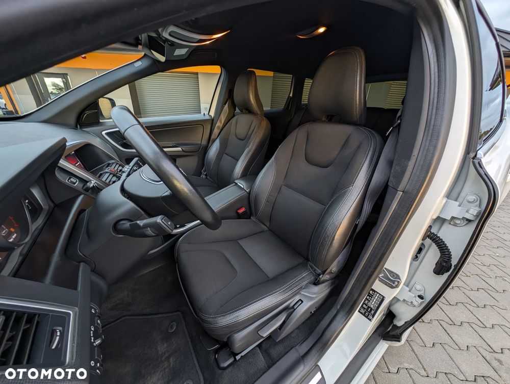 Volvo XC 60 D3 Momentum - 34